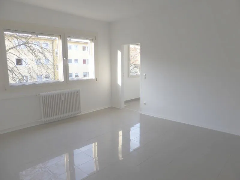 Helle sonnige 2-Zimmer-Wohnung — photo 1